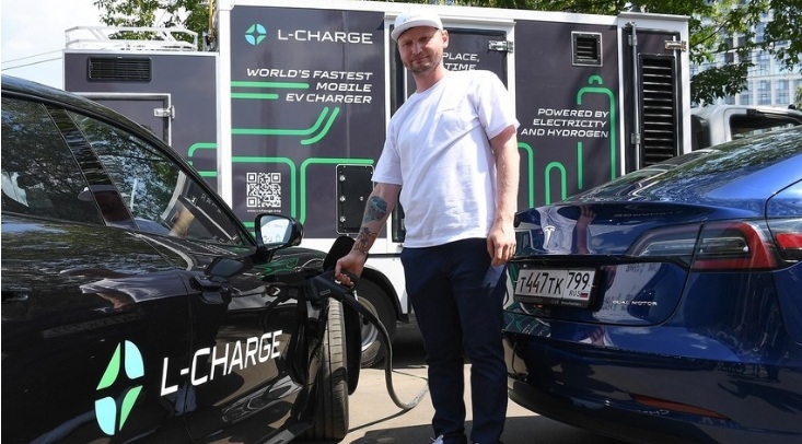  Trạm sạc di động cho ô tô điện do công ty L-Charge của Nga chế tạo. Ảnh: Ekaterina Chesnokova/Sputnik.