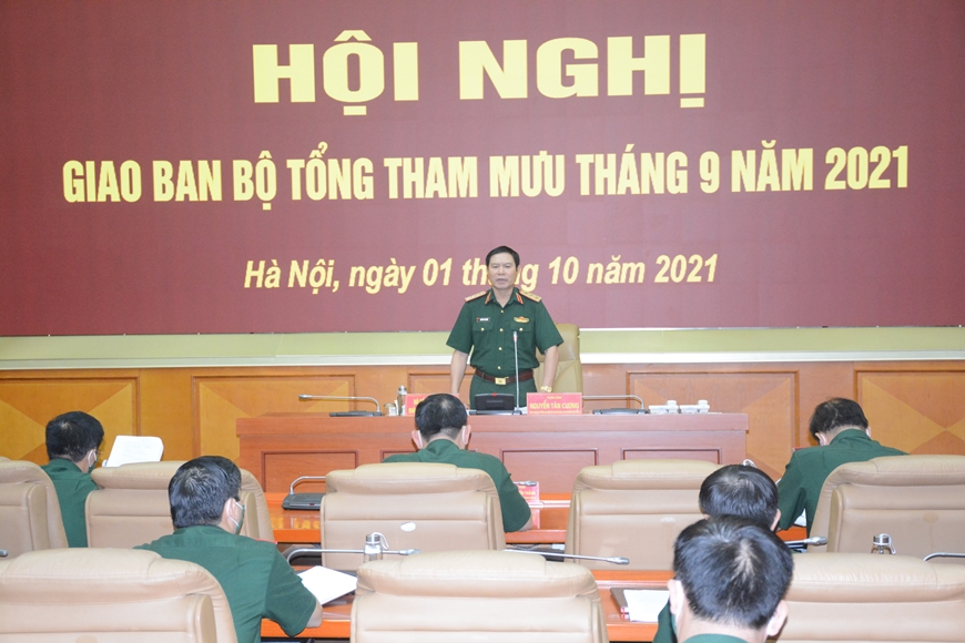  Thượng tướng Nguyễn Tân Cương, chủ trì Hội nghị giao ban. 