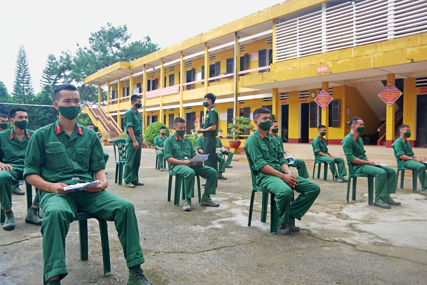  Cán bộ, chiến sĩ Trung đoàn 2 luôn thực hiện nghiêm các biện pháp phòng, chống dịch COVID-19.