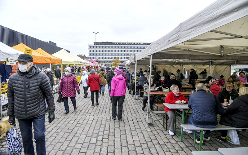  Chợ Hakaniemi Sunday tại thủ đô Helsinki của Phần Lan. (Ảnh: Reuters)