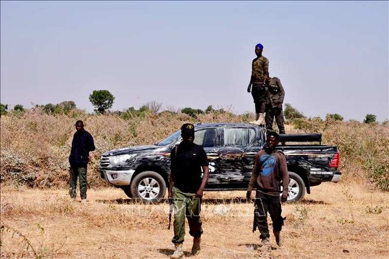  Lực lượng an ninh Nigeria điều tra sau vụ tấn công do các phần tử thánh chiến tiến hành tại Maiduguri. (Ảnh tư liệu: AFP/TTXVN)