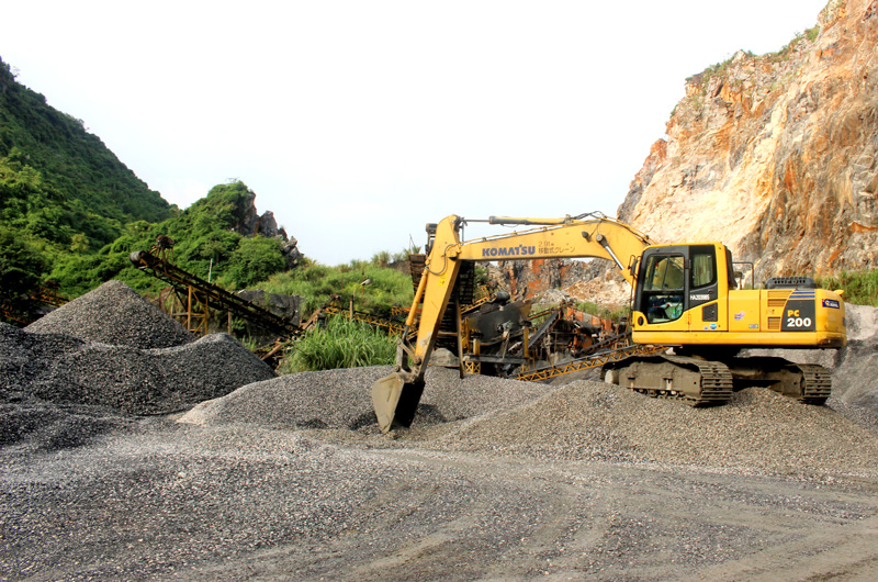   Công ty TNHH Bê tông xây dựng Việt Cường khai thác, chế biến đá xây dựng tại Cụm công nghiệp Quang Sơn 1 (Đồng Hỷ).