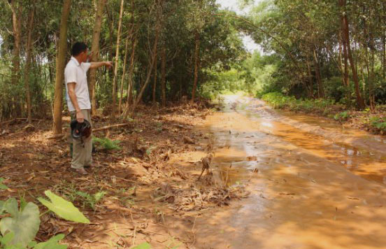  Có thời điểm, dòng suối Ngàn Me - Thác Lạc chảy qua địa phận xã Cây Thị và thị trấn Trại Cau (Đồng Hỷ) bị bùn bồi lấp chặn dòng chảy do hoạt động xả thải trực tiếp của Chi nhánh Mỏ sắt Cây Thị.  