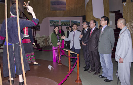  On the occasion of the business trip, the delegation visited Museum of the Cultures of Viet Nam's Ethnic Groups