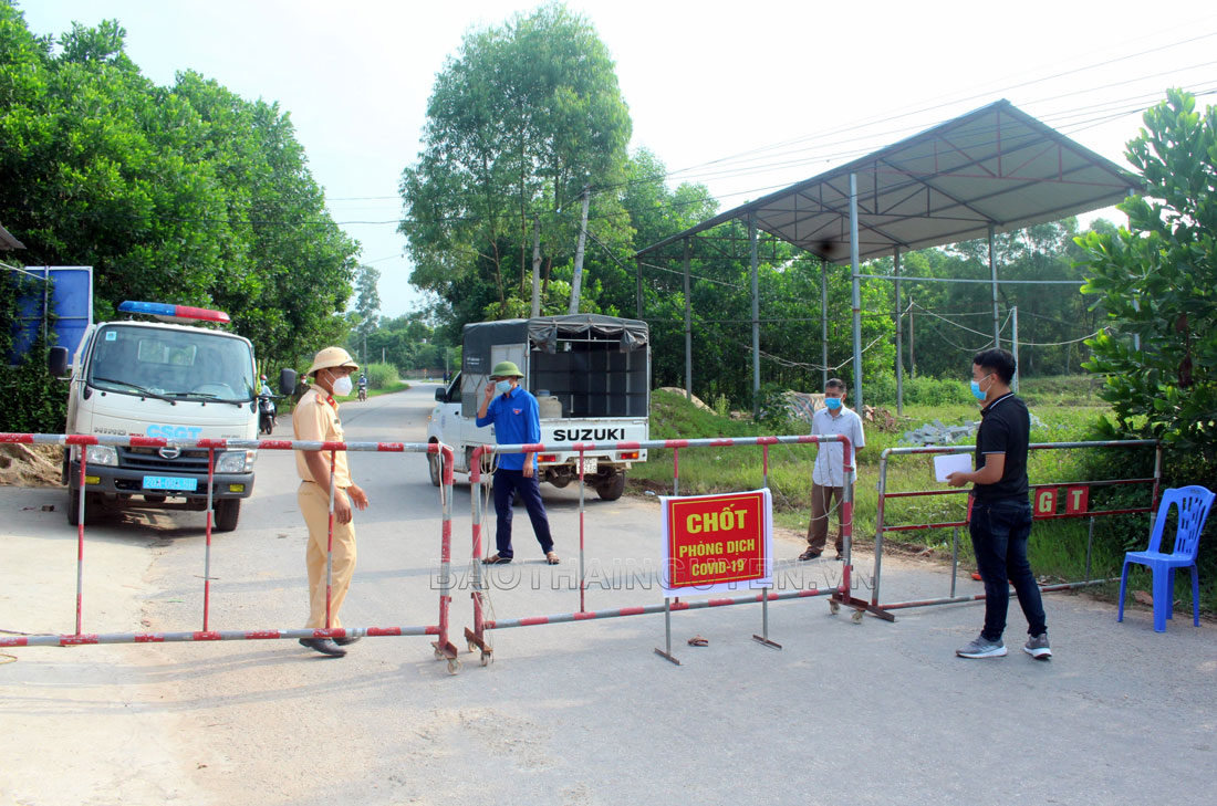  Chốt kiểm soát liên ngành phòng, chống dịch COVID-19 đặt trên Tỉnh lộ 269C để phong tỏa đối với xã Tân Khánh (Phú Bình).