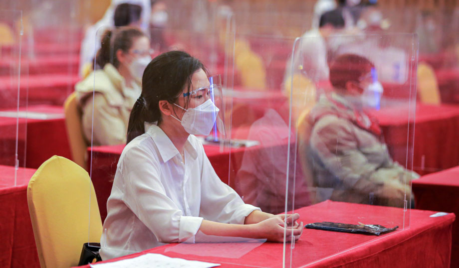  Candidates participated in the Global Samsung Aptitude Test- Samsung Global Competency Testn (GSAT) at the May Plaza Hotel, Thai Nguyen province. 