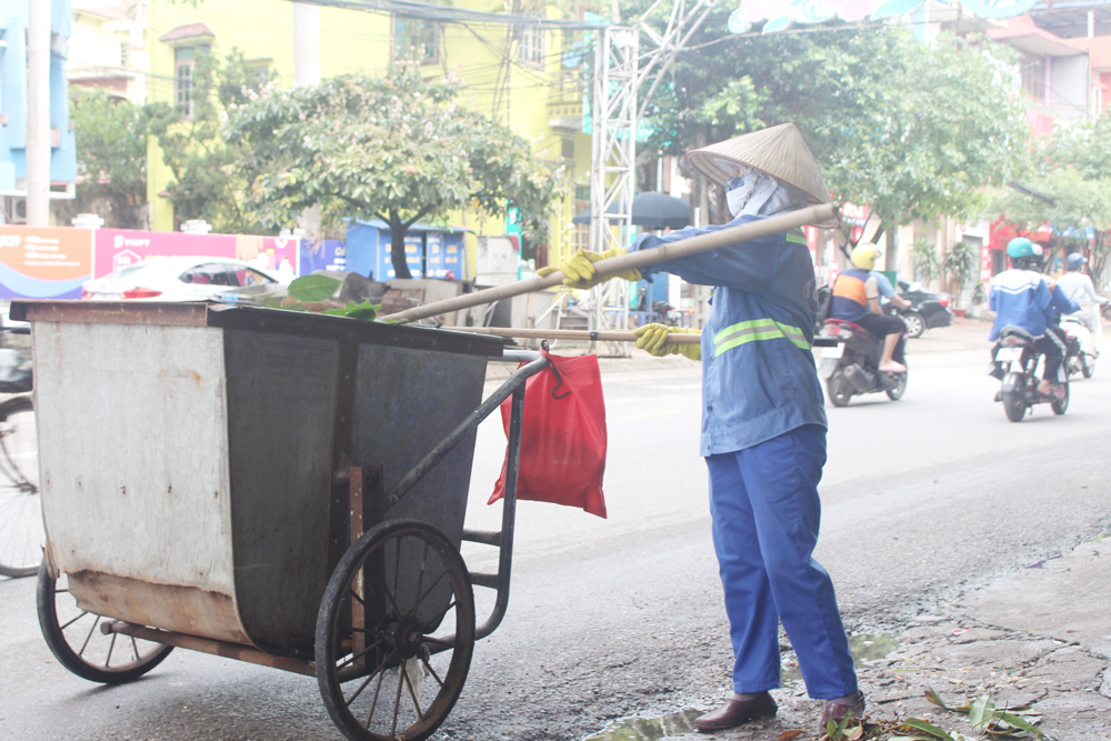  Công tác thu gom, vận chuyển rác thải sinh hoạt trên địa bàn TP. Sông Công được thực hiện thường xuyên, đảm bảo theo quy định.