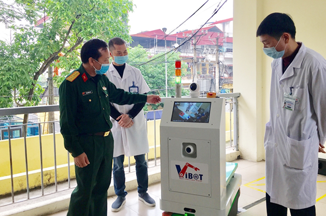  Các nhà khoa học giới thiệu robot mang tên Vibot phiên bản 1a.