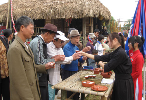  Thưởng trà trong Ngày hội