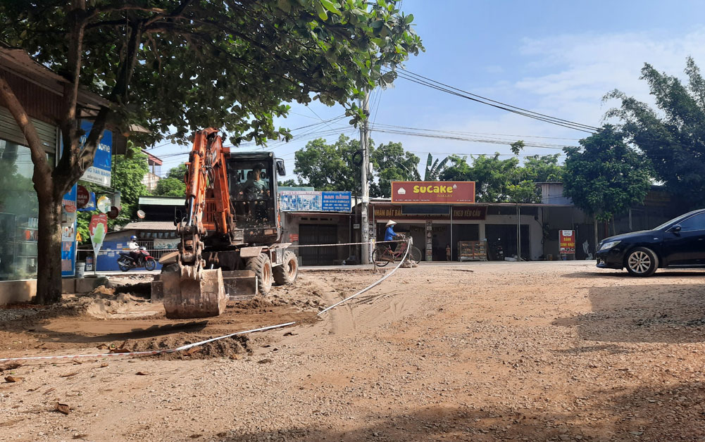  Đường giao thông thuộc xóm Chiễn, xã ÚcKỳ đã hoàn thiện mặt bằng để chuẩn bị đổ bê tông.