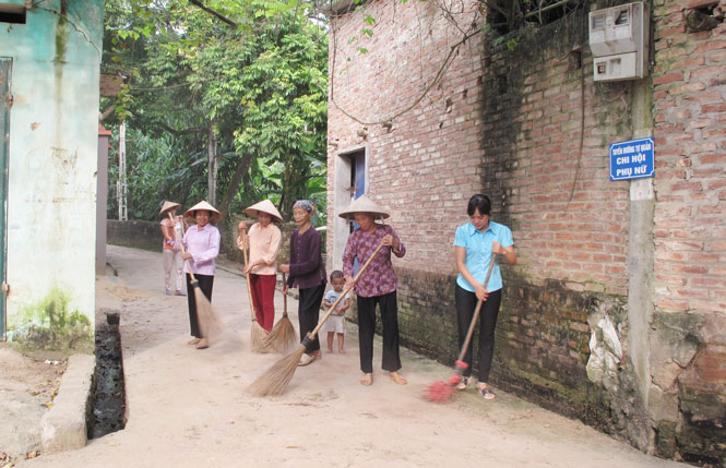  Sau Hội nghị đối thoại với người dân, xã Tân Đức (Phú Bình) đã xây dựng nơi trung chuyển rác tập trung, giải quyết kịp thời bức xúc của người dân về tình trạng để rác không đúng quy định, gây ô nhiễm môi trường.